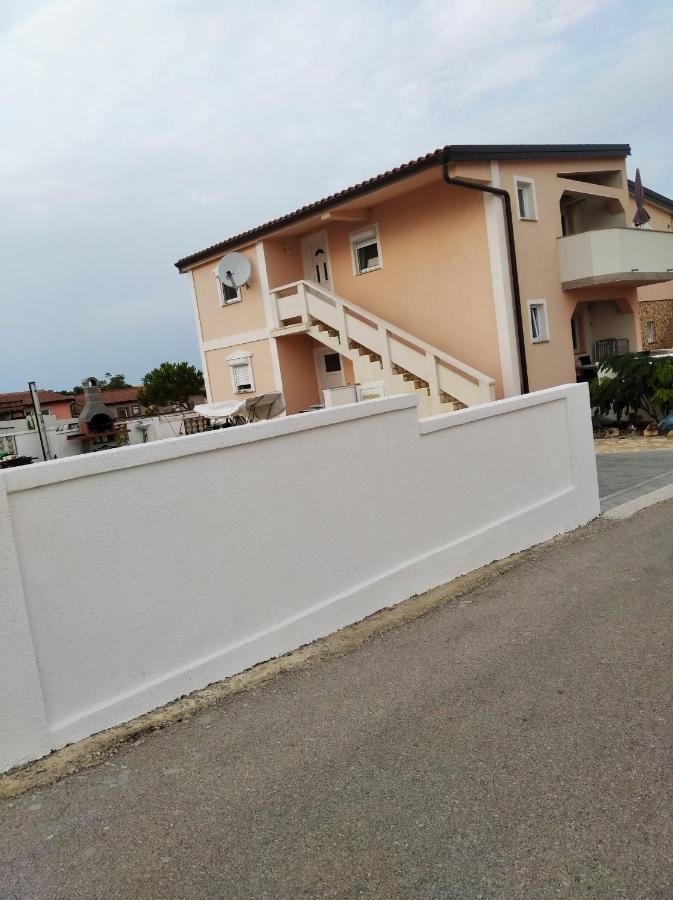Apartmani Darija Vir Extérieur photo