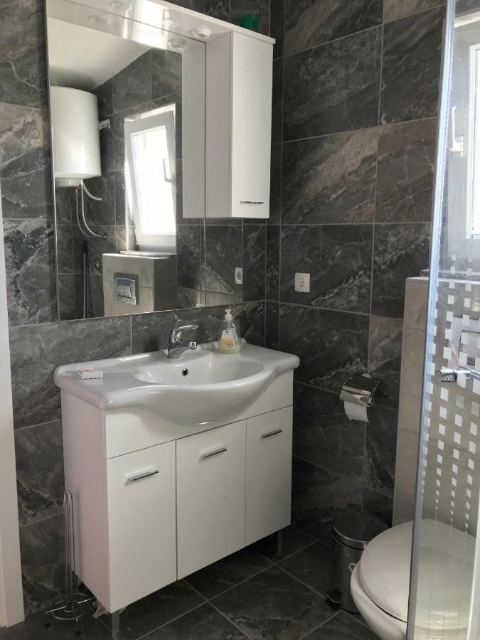 Apartmani Darija Vir Extérieur photo